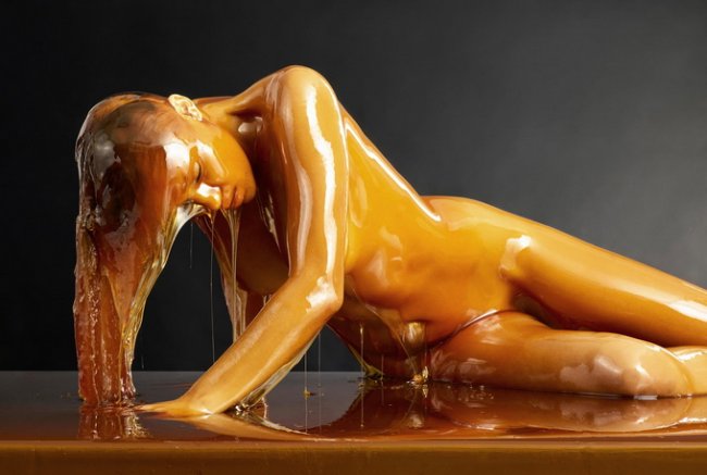 Облитые медом в фотографиях Blake Little