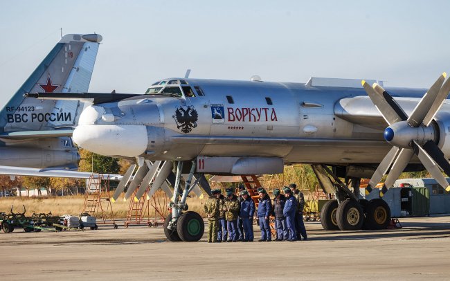 Стратегические бомбардировщики России: и Ту-160 и Ту-95
