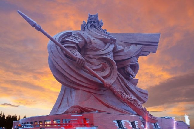 Новая статуя бога войны Гуань Юя