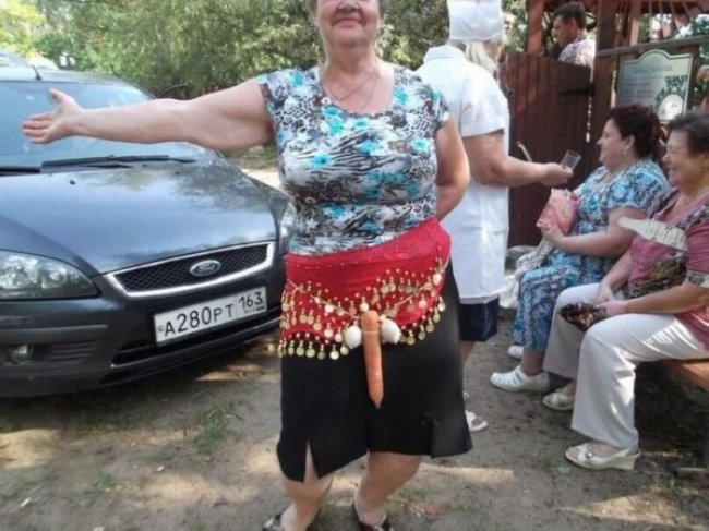 Праздничный треш с пошлыми забавами