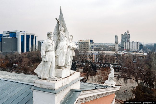 Бишкек с высоты — столица у подножья гор